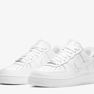 Nike White Air Force 1 Sneakers Classic Design
